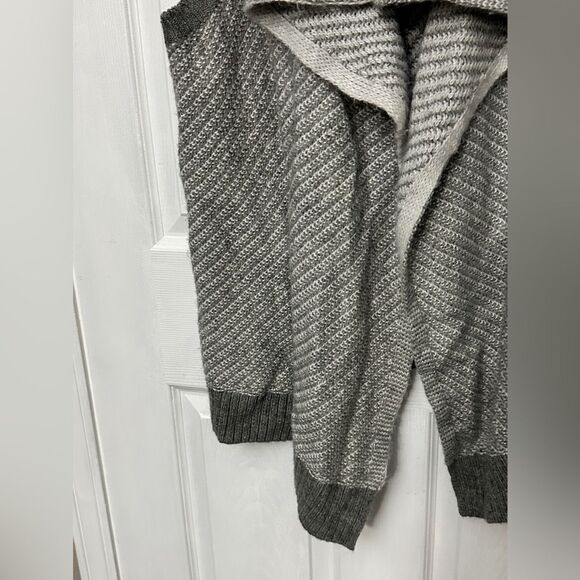 Gap open sweater vest shawl oversized knit wool blend gray white Size Medium - Picture 3 of 6